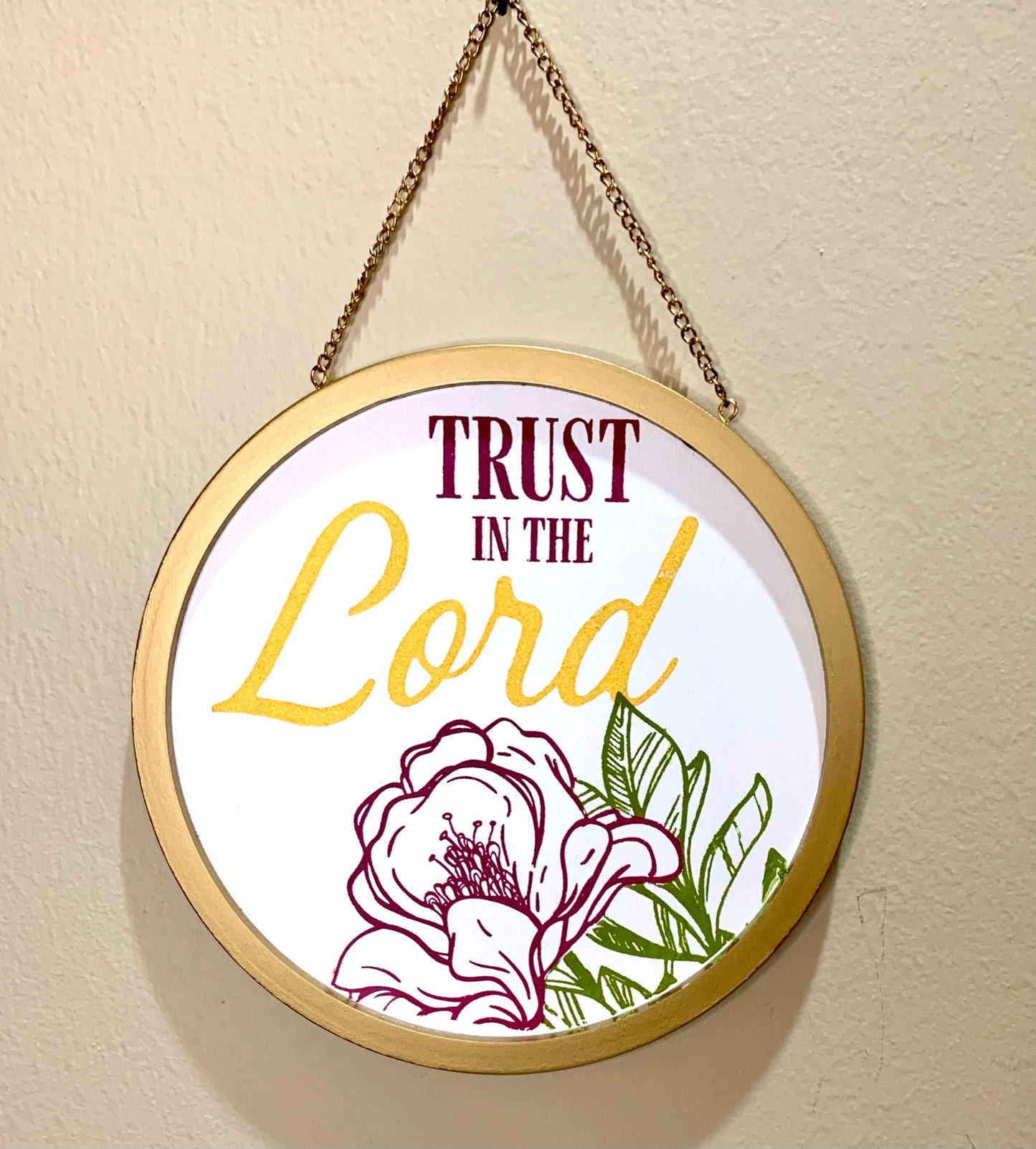 Trust in the Lord Rounder